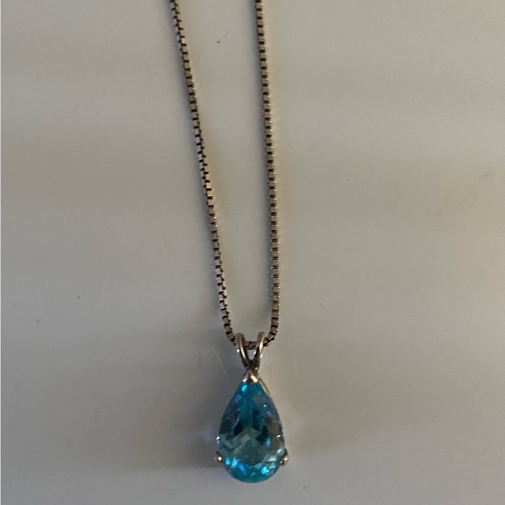 Genuine Sterling Silver pendant and chain necklace Beautiful blue topaz gemstone - Picture 1 of 2